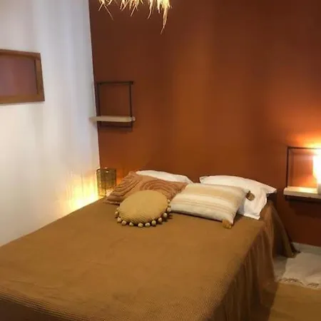 Апартаменты Le Cocon-centre Ville-canal Royal