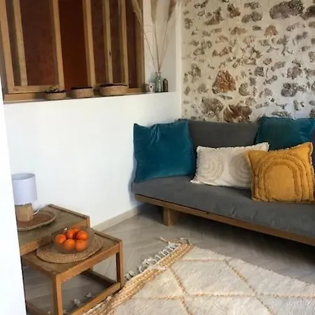 Апартаменты Le Cocon-centre Ville-canal Royal Сет